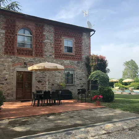 Podere Elga Tatil Evi Orentano